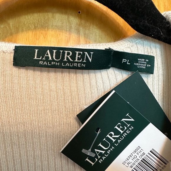 Women’s Ralph Lauren Cardigan sweater - Picture 2 of 3